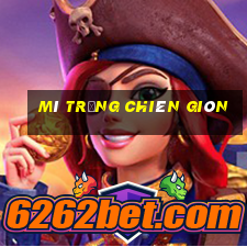 mì trứng chiên giòn